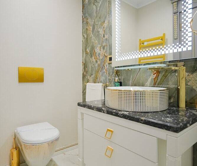 W Regal Boutique Hotel&spa