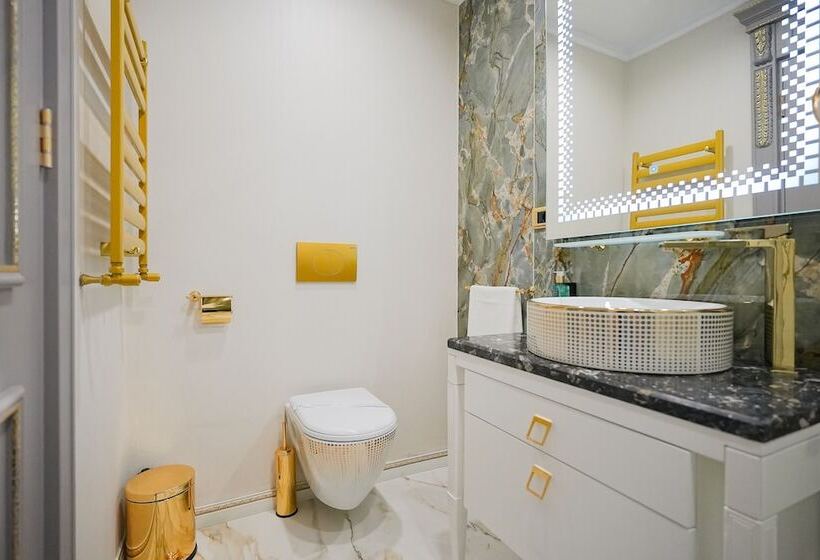 W Regal Boutique Hotel&spa