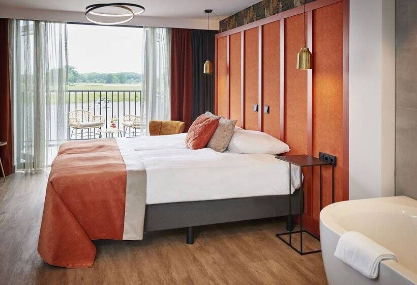 בית מלון כפרי De Maasparel Nextdoor Maassuites