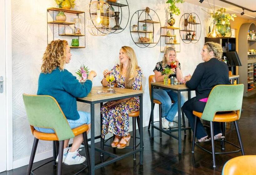 בית מלון כפרי De Maasparel Nextdoor Maassuites