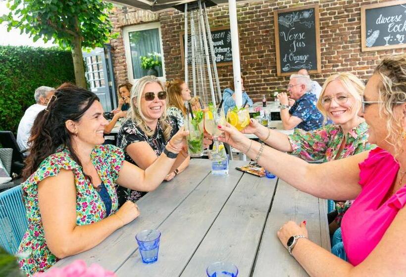 בית מלון כפרי De Maasparel Nextdoor Maassuites