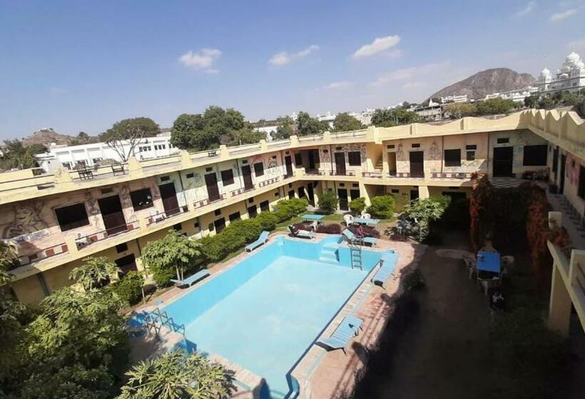 Отель Moon Lake