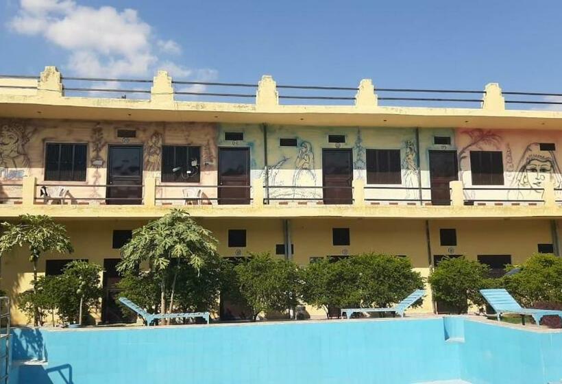 Отель Moon Lake