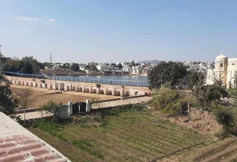 Отель Moon Lake