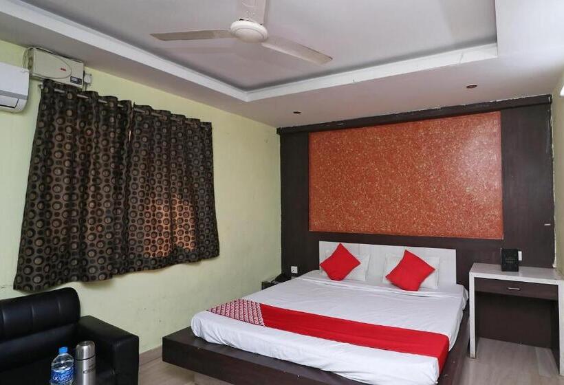 فندق Vaccinated Staff- Oyo 45540 Prakash Inn