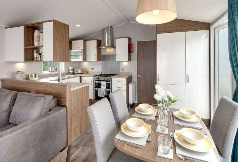 אתר נופש Andrewshayes Holiday Park