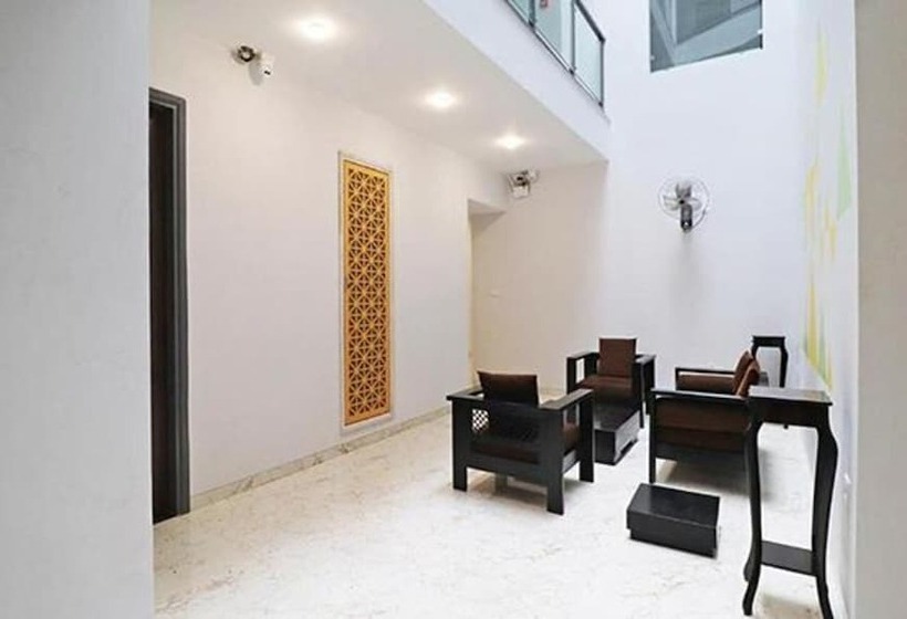 Fabhotel Gazelle Inn I