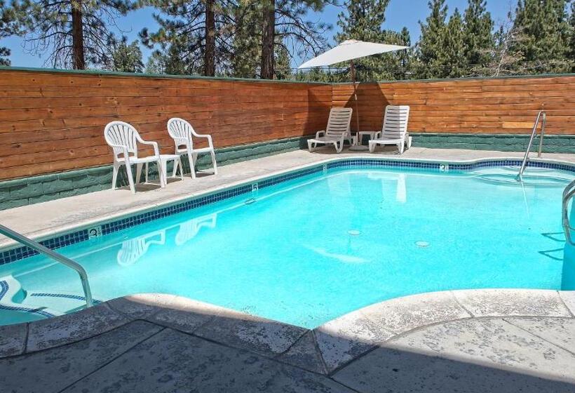 Getaways At Snow Lake Lodge