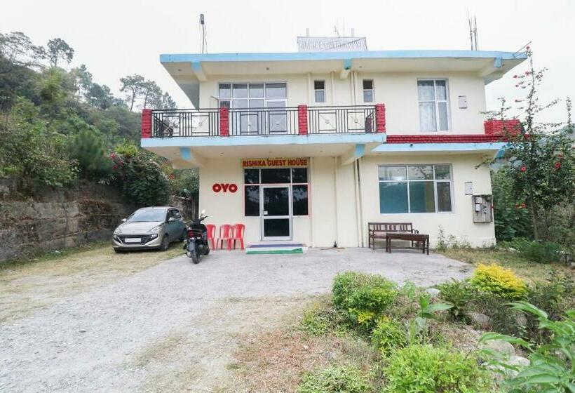 호텔 Oyo 65167 Rishika Guest House