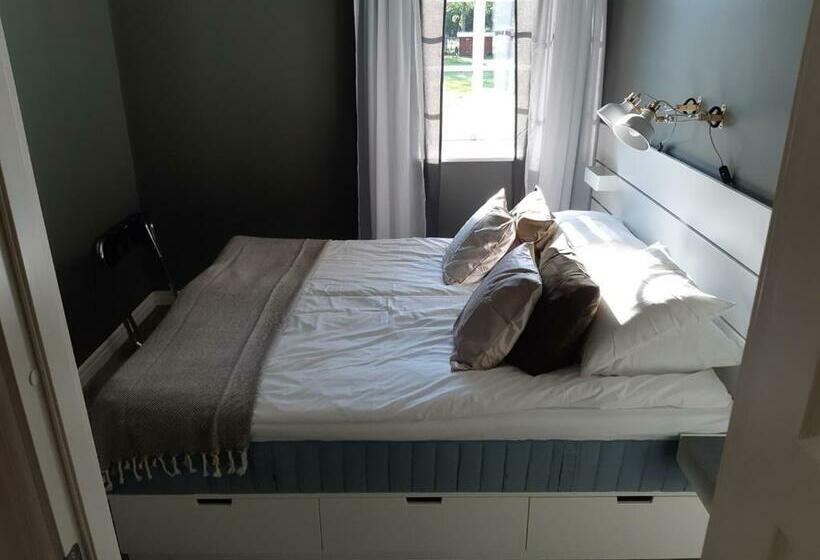 فندق Smålandsgården