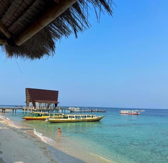 هتل Bronze Bungalows