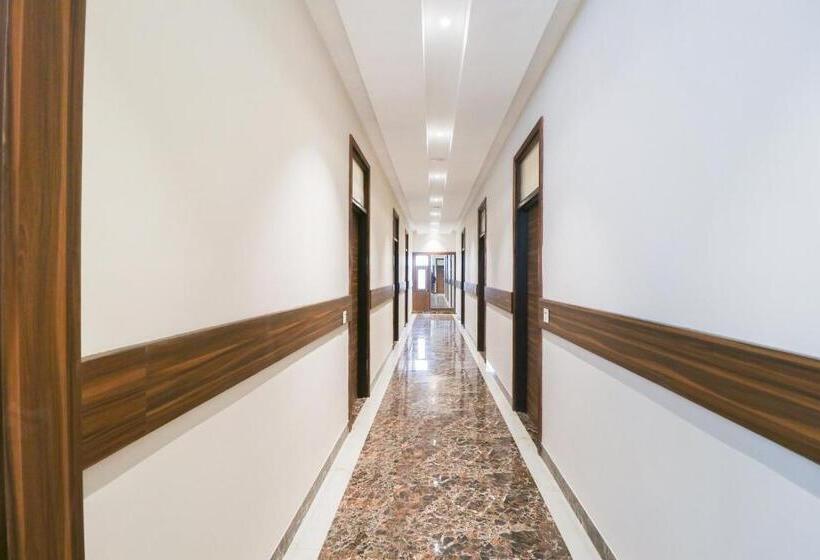 Capital O Hotel Woods In