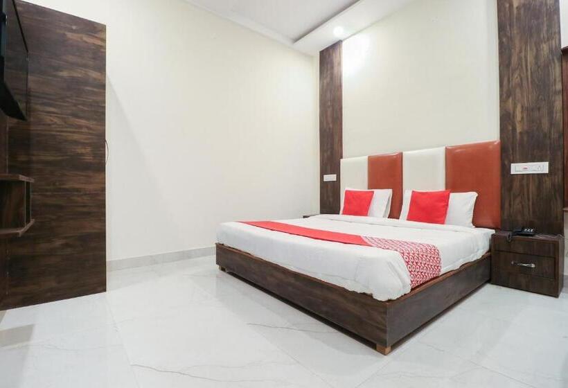 Capital O Hotel Woods In