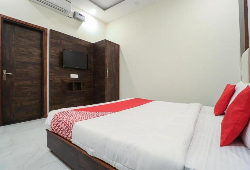 Capital O Hotel Woods In