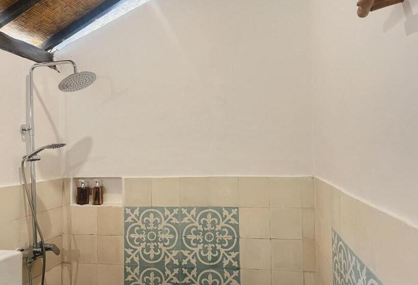 膳宿费 Adi S Bungalow