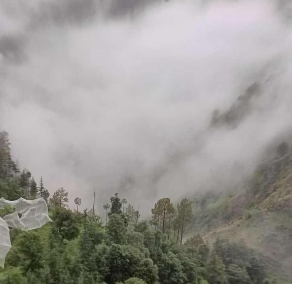 Отель Hassan Valley Retreat