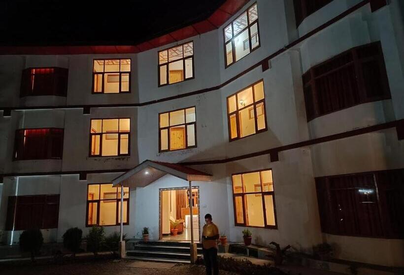 Отель Hassan Valley Retreat