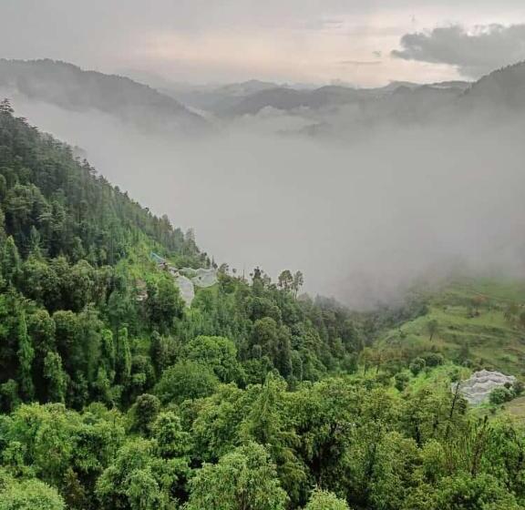 Отель Hassan Valley Retreat