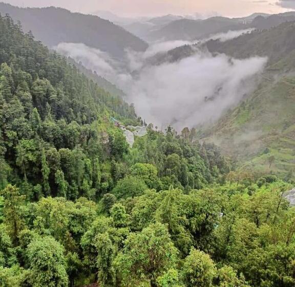 Отель Hassan Valley Retreat