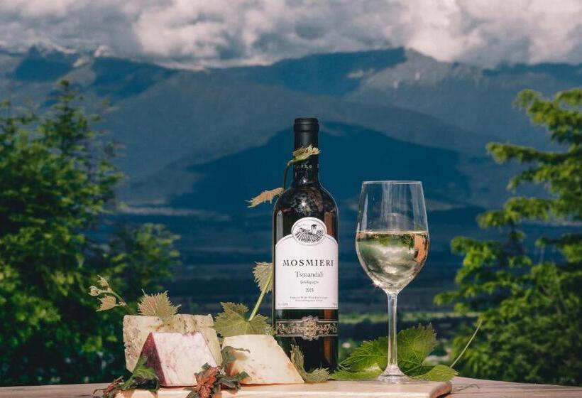 استراحتگاه Château Mosmieri Hotel & Winery