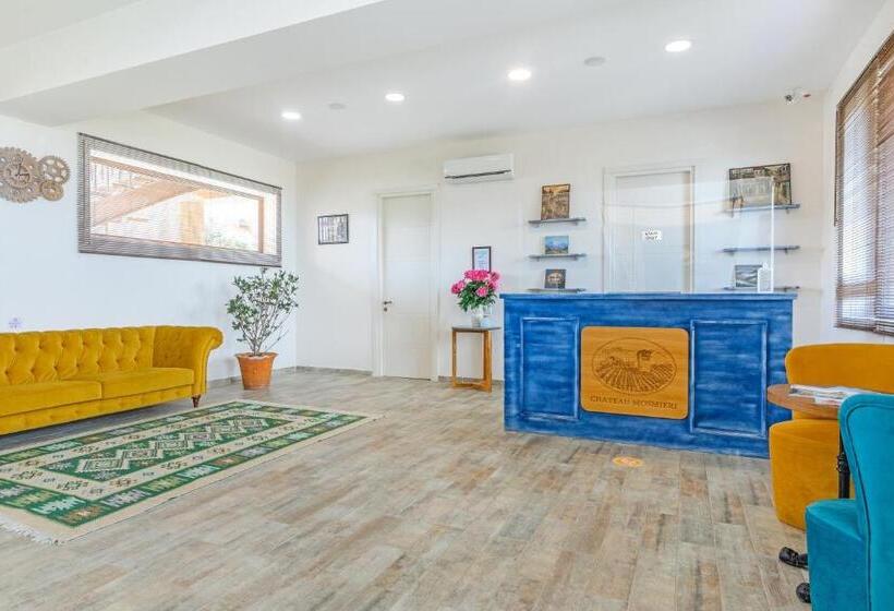 استراحتگاه Château Mosmieri Hotel & Winery