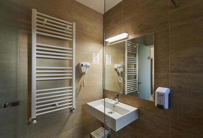 בית מלון כפרי Eden 5