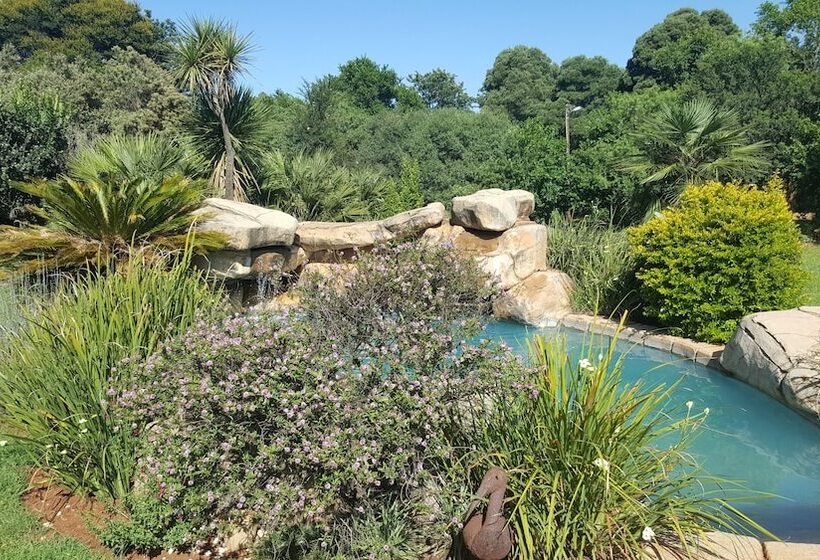 Bed and Breakfast Since 2006 African Silhouette Offers Safe, Tranquil And Highly Recommended Stays