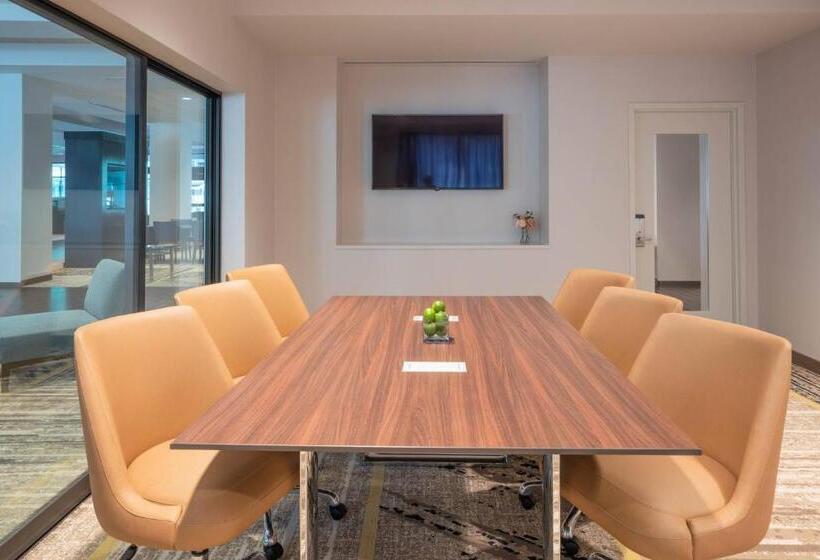 בית מלון כפרי Courtyard By Marriott Thousand Oaks Agoura Hills