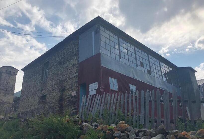 پانسیون Guesthouse Svani