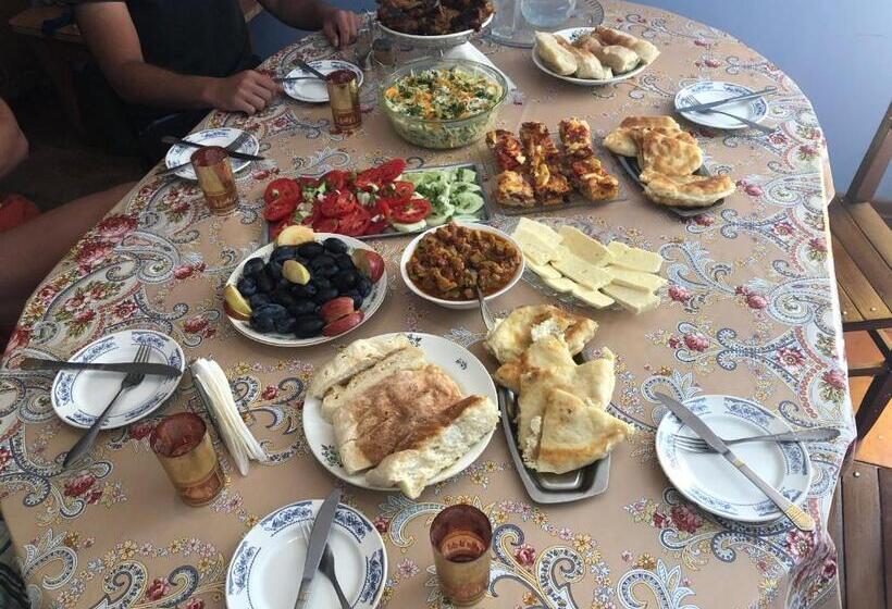 پانسیون Guesthouse Svani