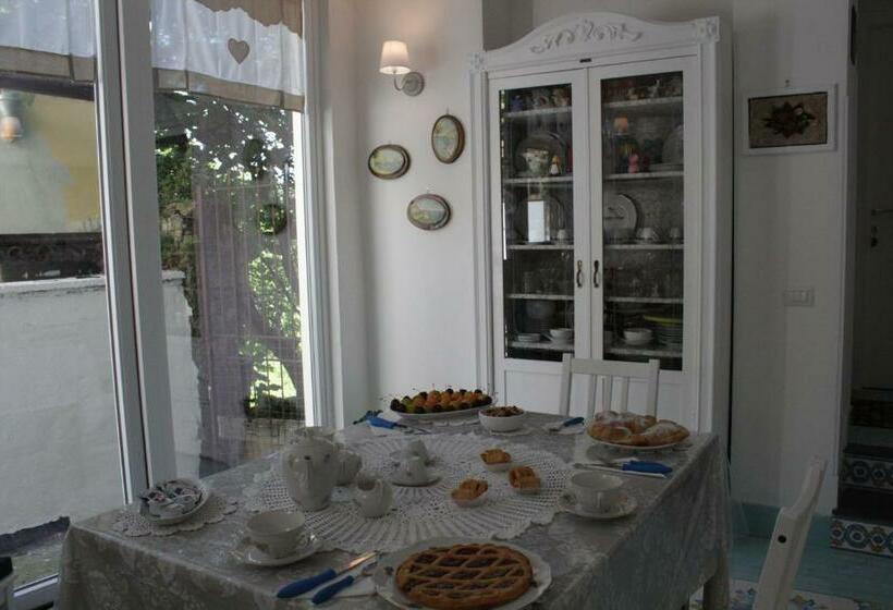 펜션 Il Borgo Di Iaconti