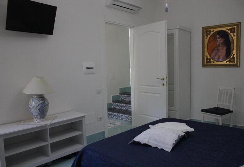 펜션 Il Borgo Di Iaconti