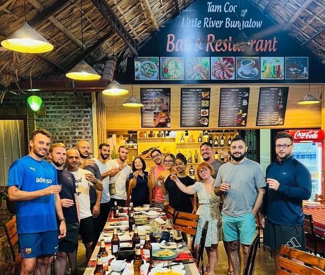 تختخواب و صبحانه Tam Coc Little River Bungalow