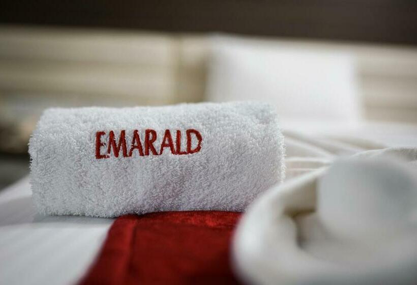Emarald Hotel Calicut