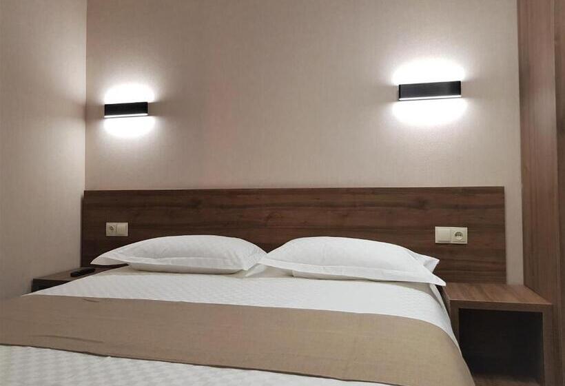 هتل Crystal Resort