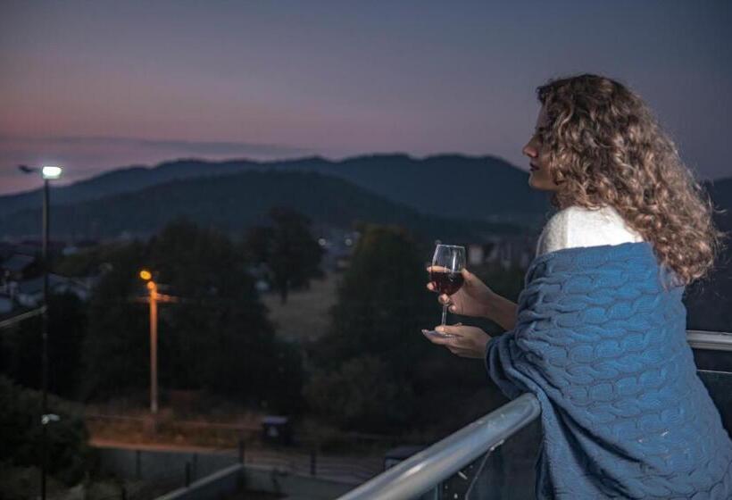 هتل Crystal Resort