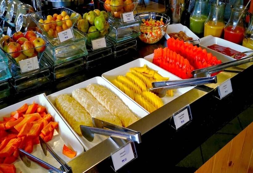 هتل Seaflats Iate Plaza