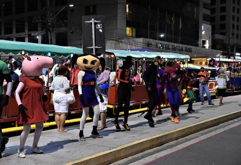 هتل Seaflats Iate Plaza