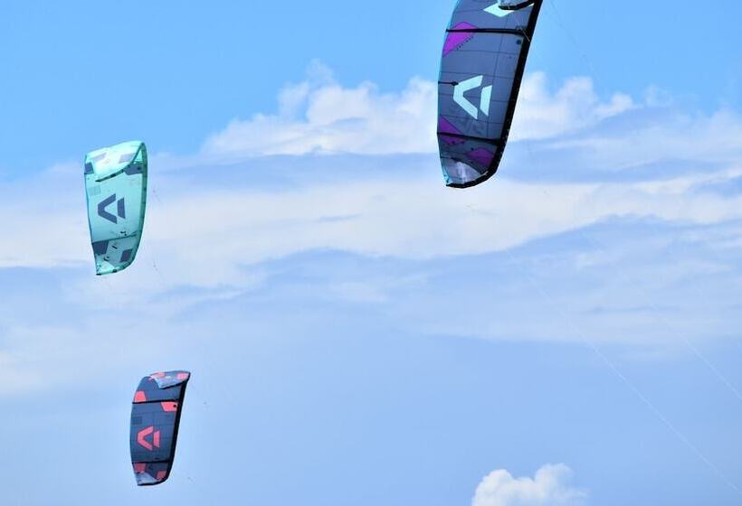 هتل Seaflats Iate Plaza