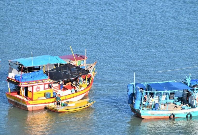 هتل Seaflats Iate Plaza