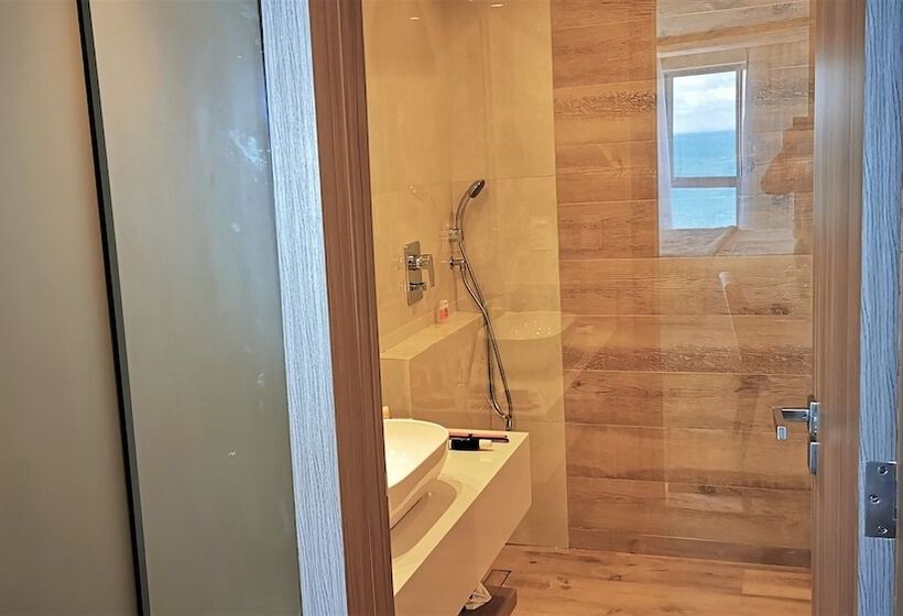 هتل Seaflats Iate Plaza