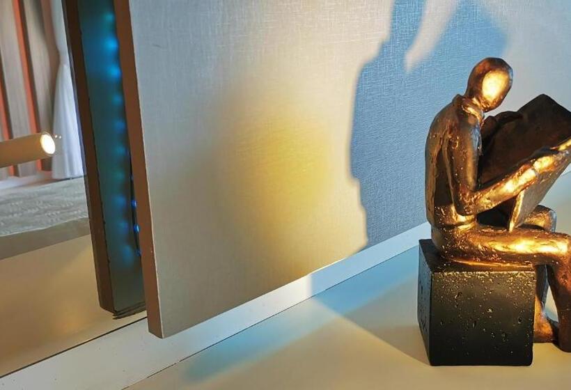 هتل Seaflats Iate Plaza