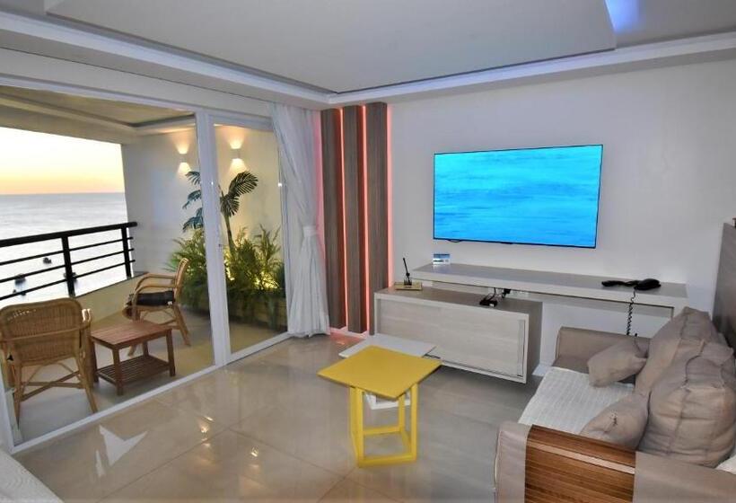 هتل Seaflats Iate Plaza