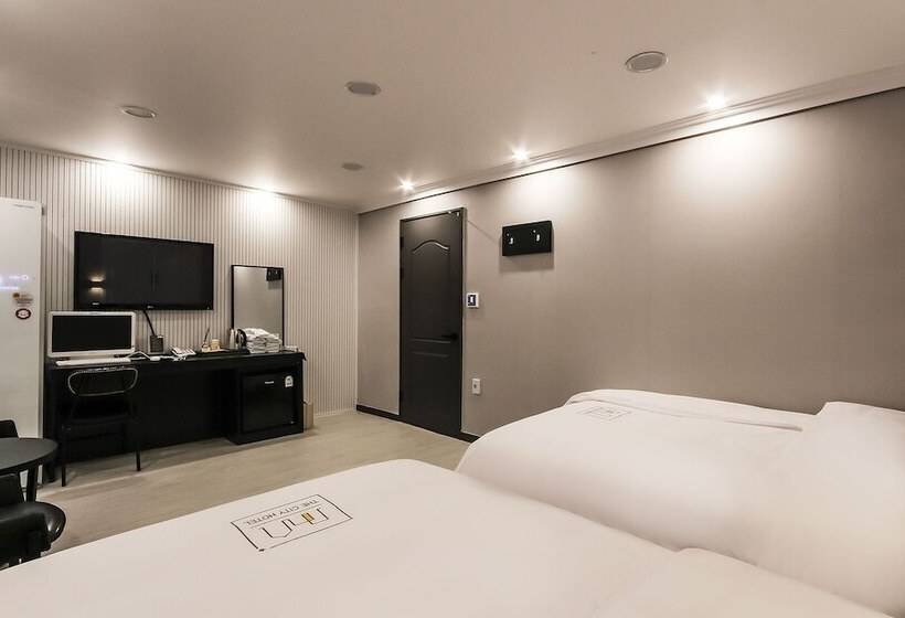 בית מלון כפרי The City