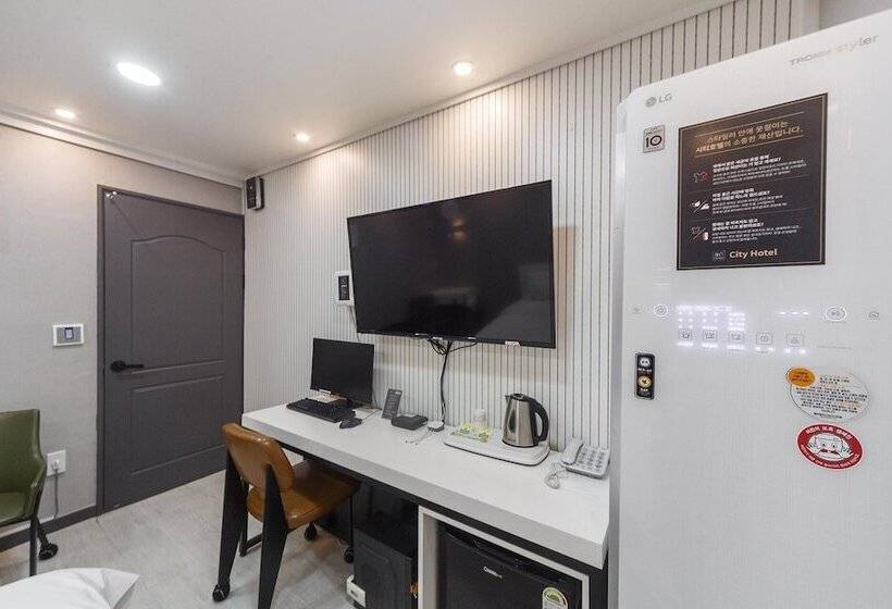 בית מלון כפרי The City