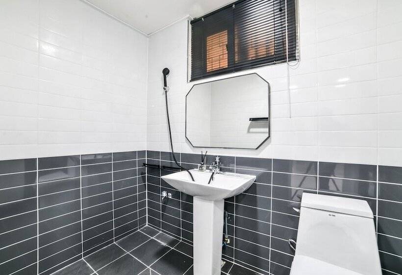 בית מלון כפרי The City