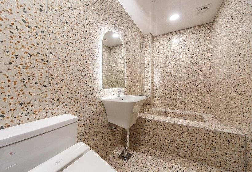 בית מלון כפרי The City