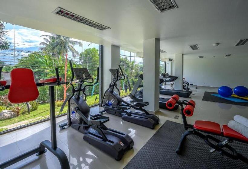 Maikhao Hotel, Phuket