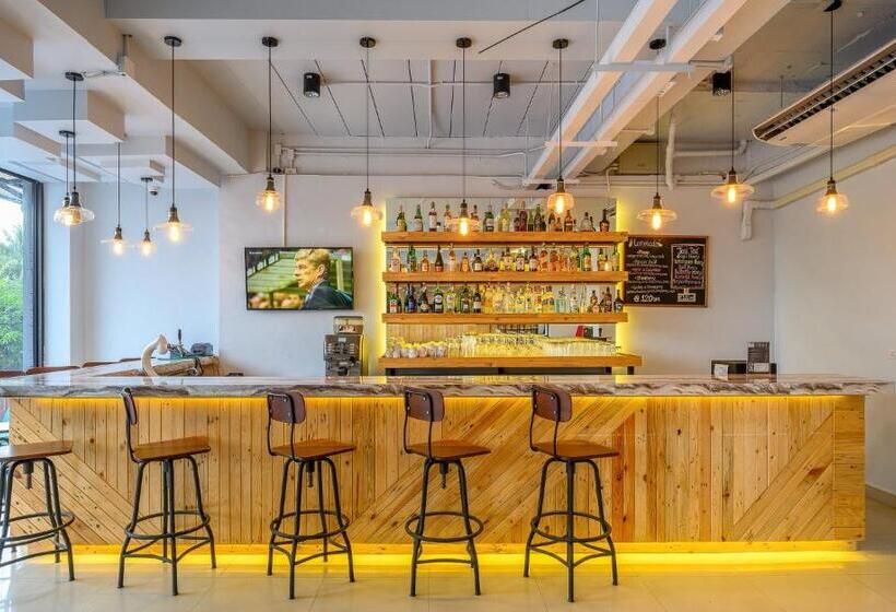 Maikhao Hotel, Phuket