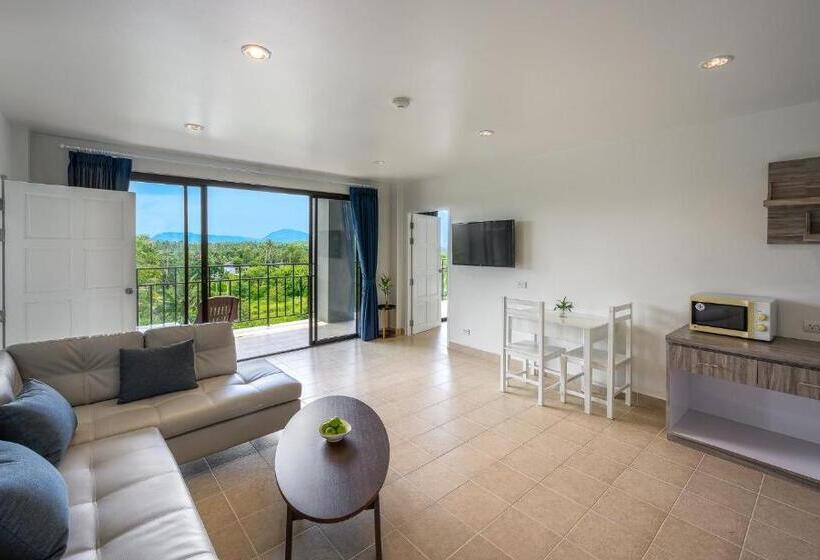 Maikhao Hotel, Phuket